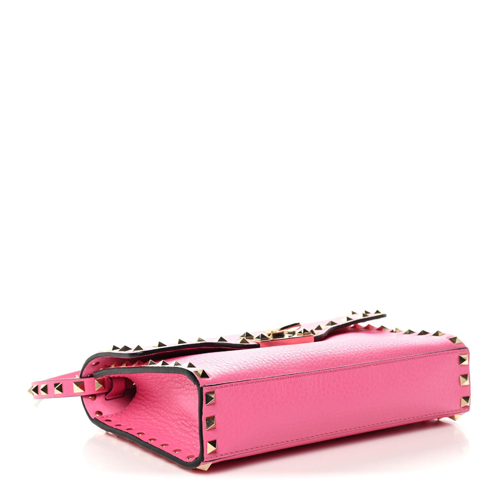 Pebbled Calfskin Medium Rockstud Flip Lock Crossbody Bag Feminine Pink
