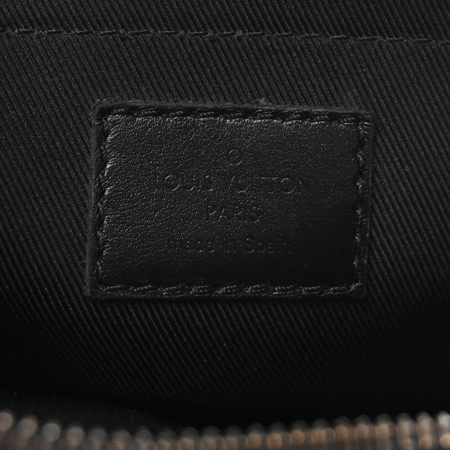 Taurillon Monogram Steamer Messenger Black