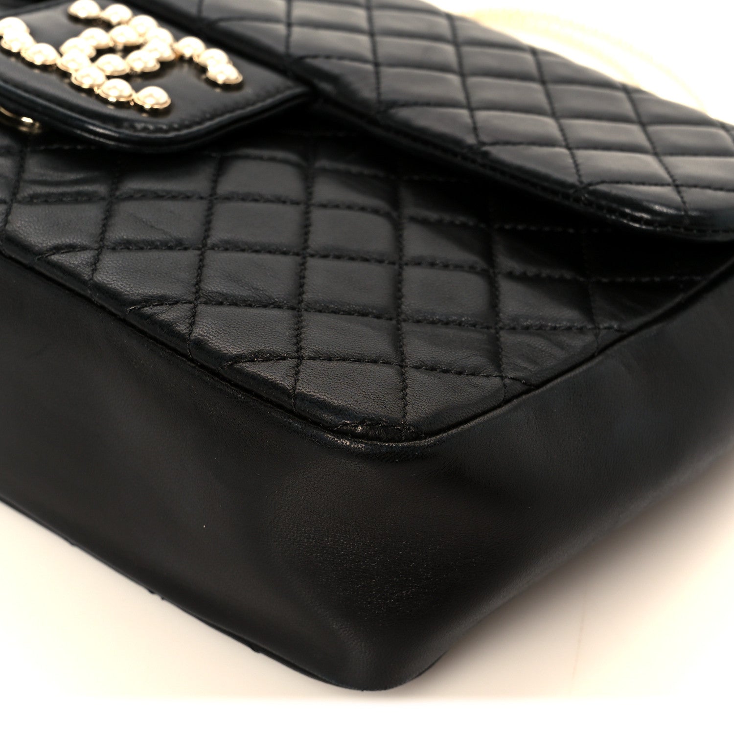 Lambskin Quilted Medium Westminster Pearl Flap Black