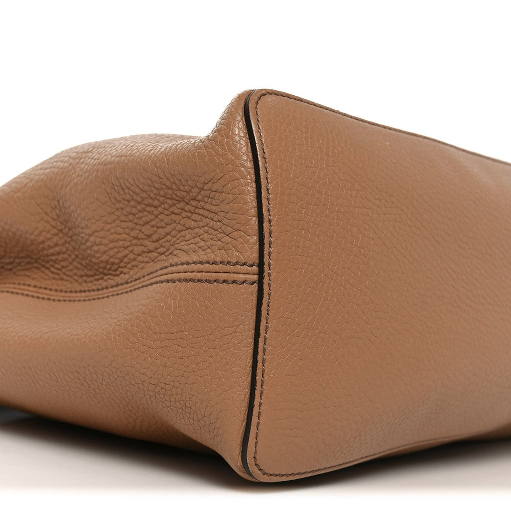 Pebbled Calfskin Large Soho Hobo Camelia
