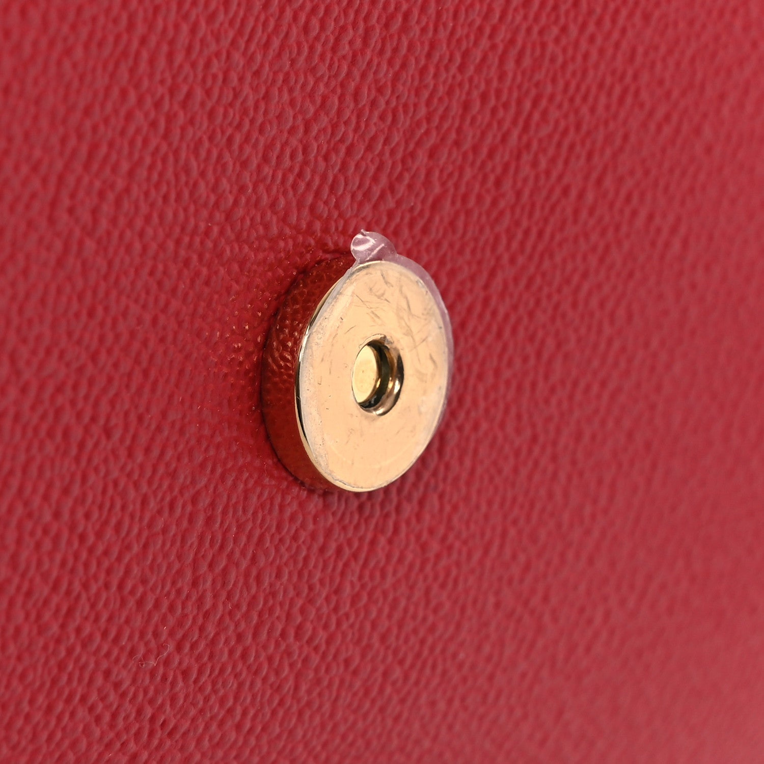 Grainy Calfskin Logo Henley Wallet On Chain Red