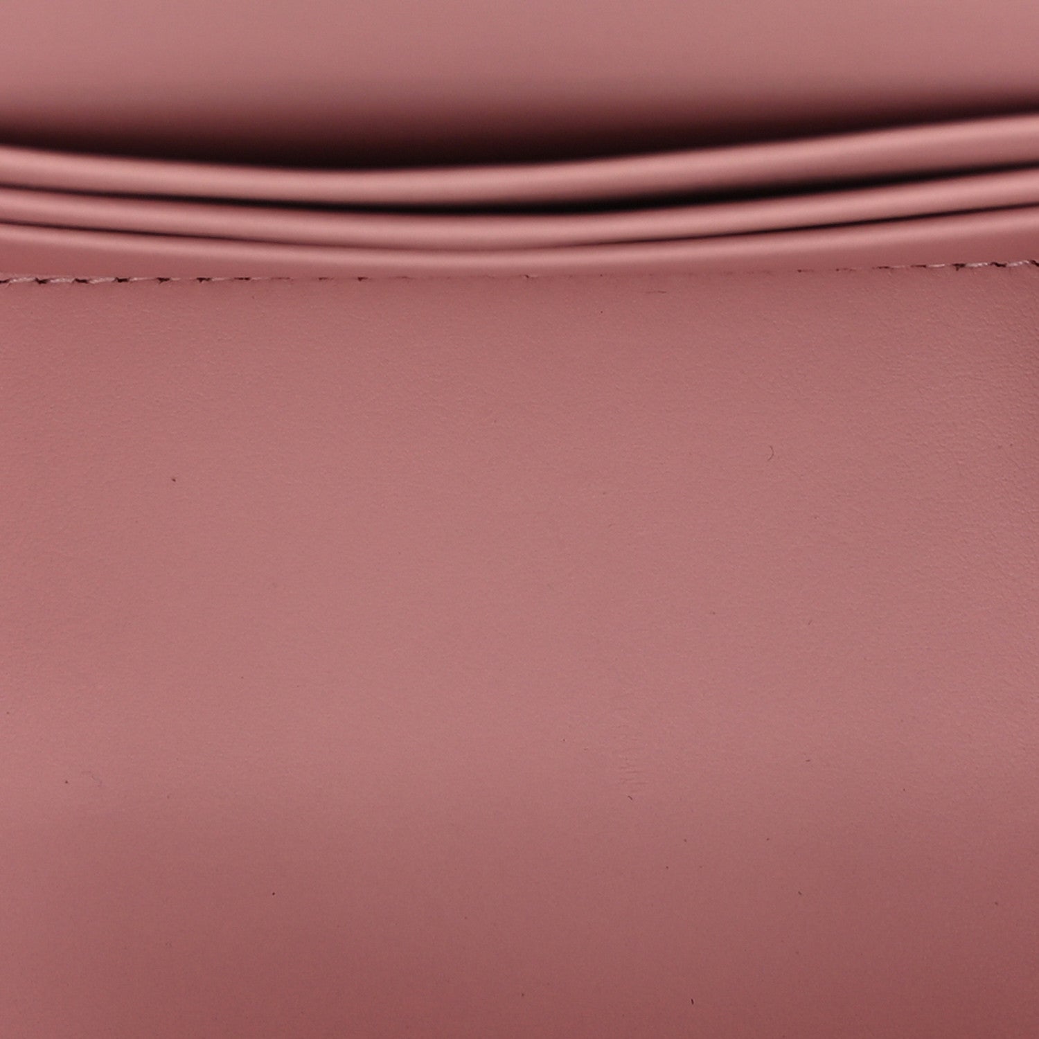 Caviar Quilted Pearl Enamel Small Vanity Case With Chain Light Pink