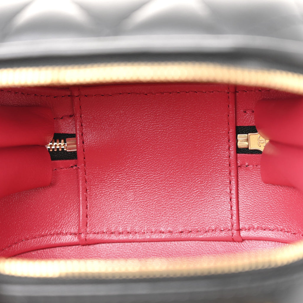 Lambskin Quilted CC Bubble Vanity Case With Chain Black