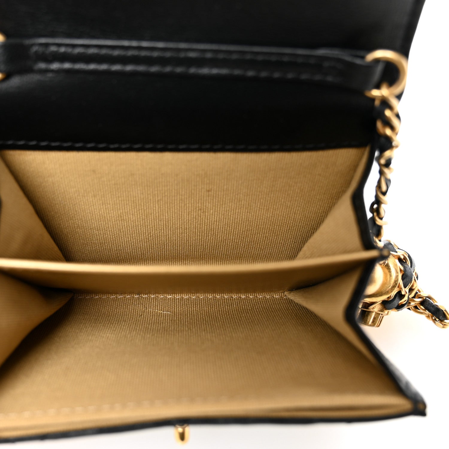 Lambskin Quilted Pearl Crush  Holder With Chain Black