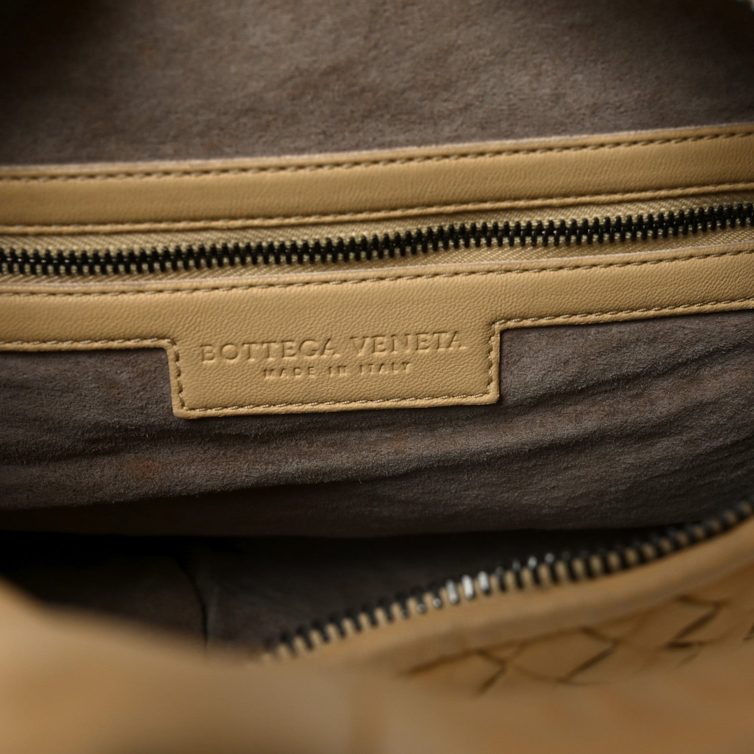 Nappa Intrecciato Medium Belly Veneta Hobo Banane