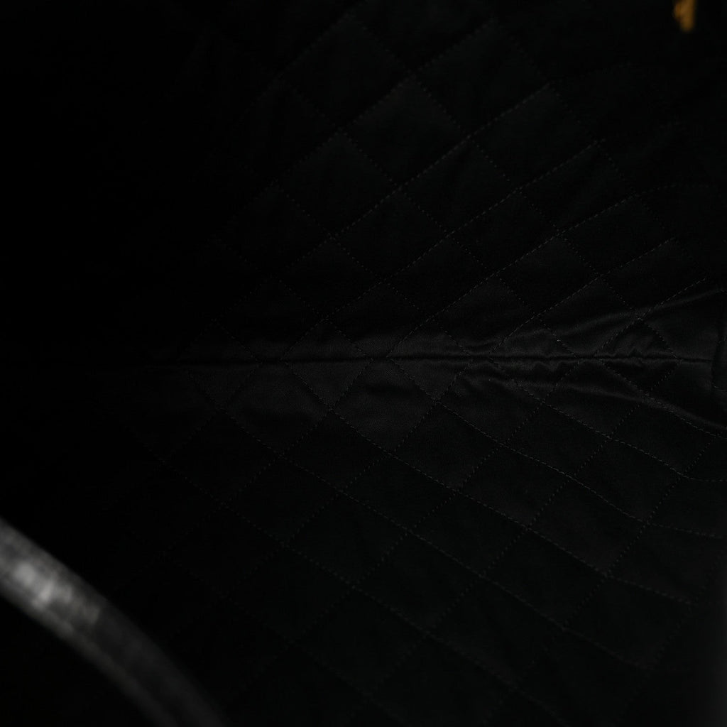 Crumpled Calfskin Quilted Chanel 22 Black
