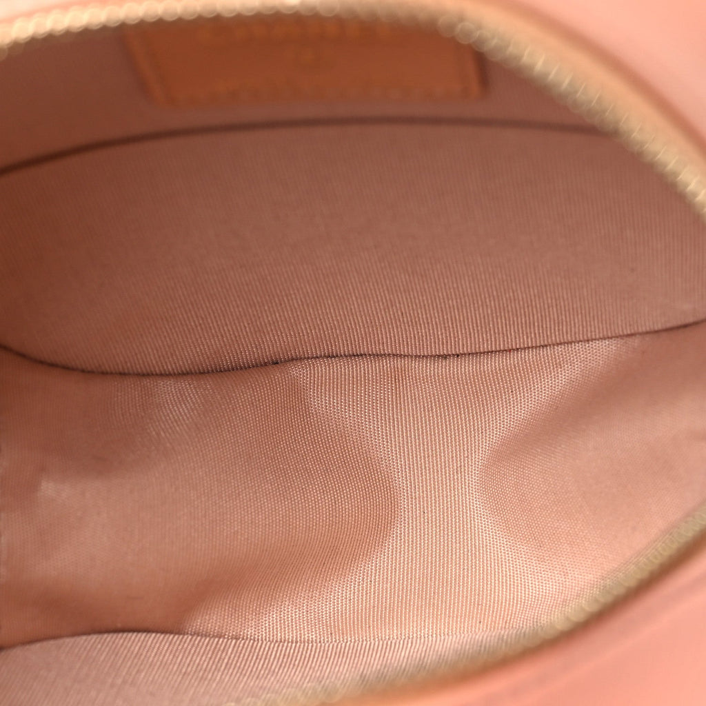 Calfskin Quilted Pearl Round Clutch With Chain Pink