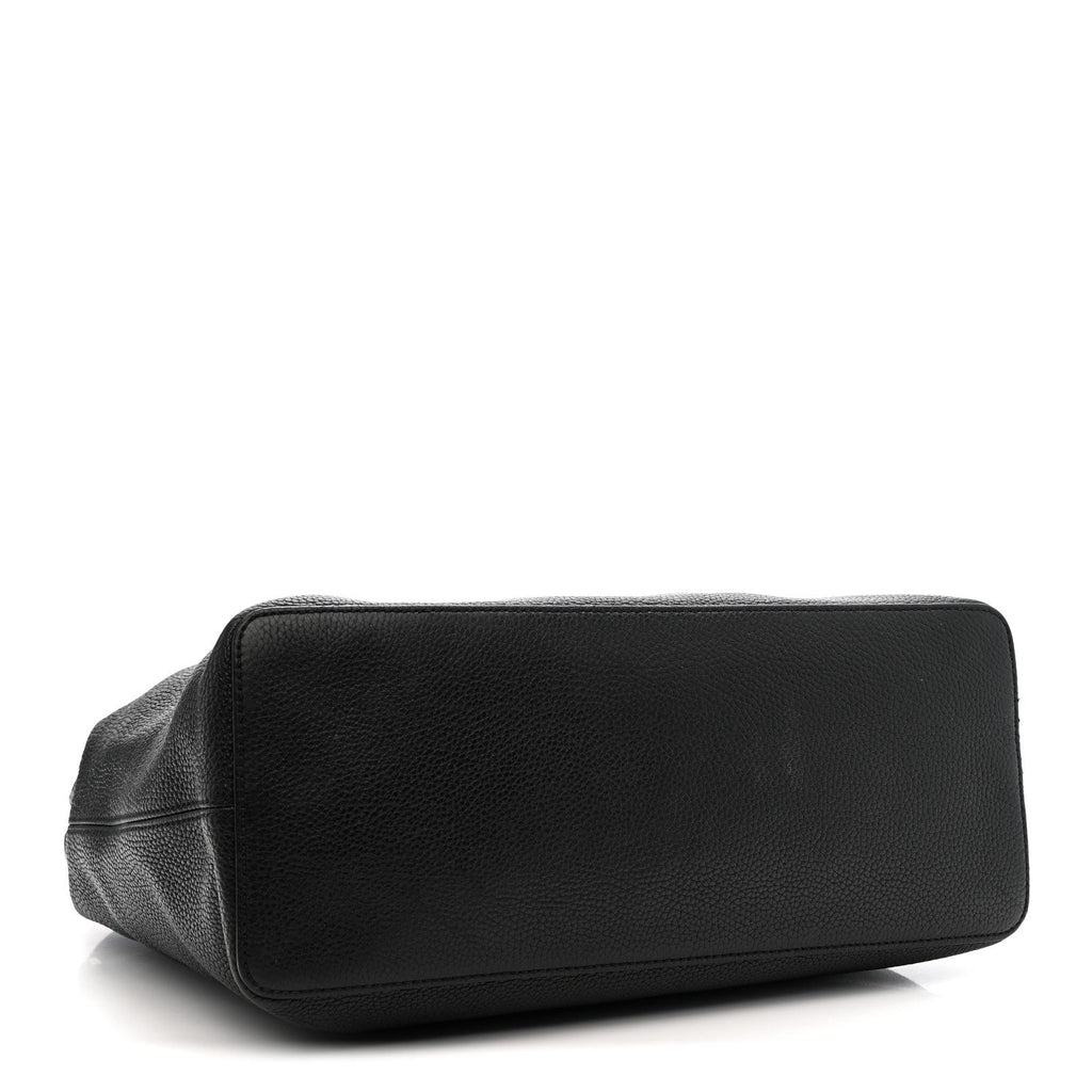 Pebbled Calfskin Large Soho Hobo Black