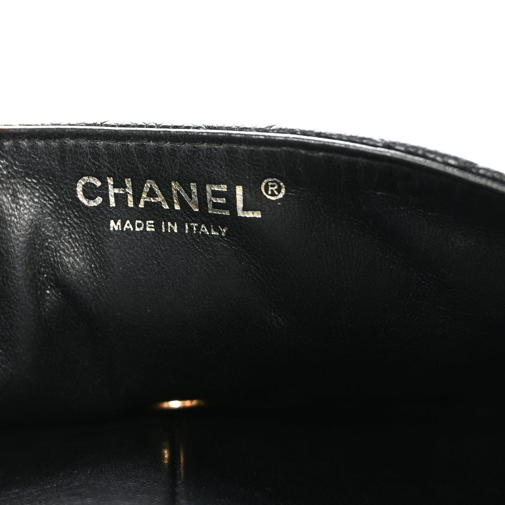 Caviar Quilted East West Flap Black