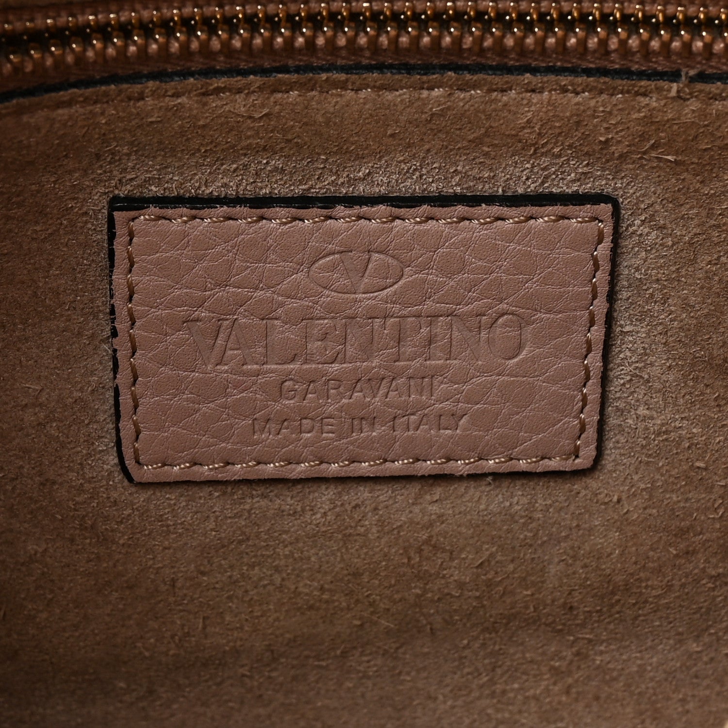 Pebbled Calfskin Medium Rockstud Top Handle Shoulder Bag Poudre