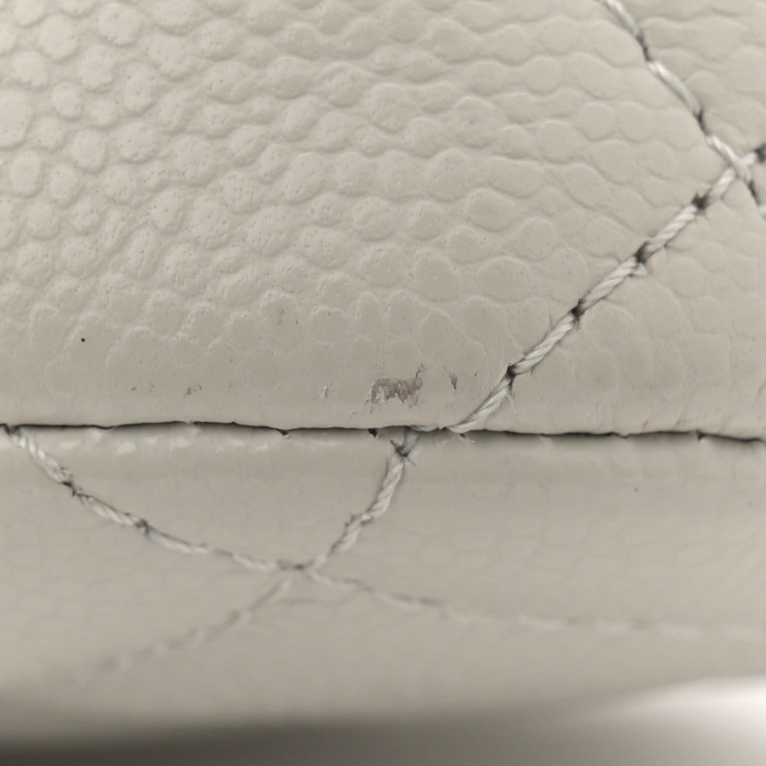Caviar Quilted Classic Clutch With Chain Light Grey
