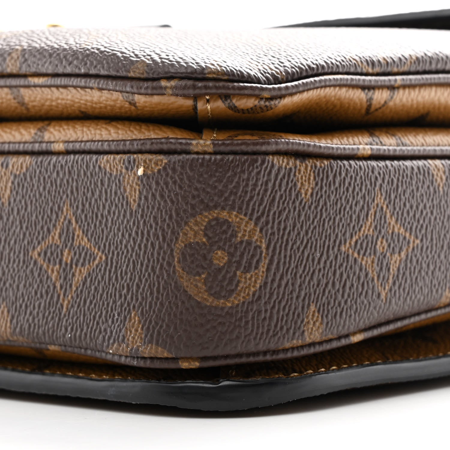 Reverse Monogram Pochette Metis