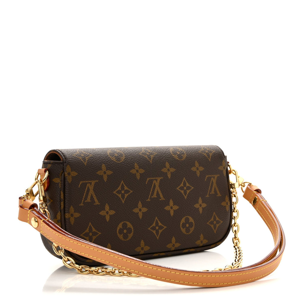 Monogram Ivy Wallet On Chain