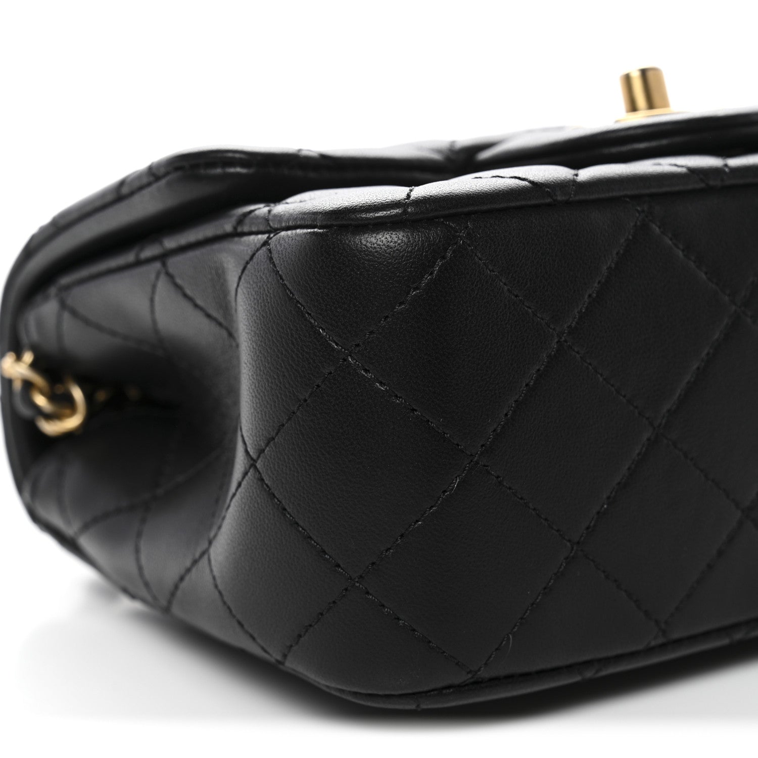 Lambskin Quilted Mini Pearl Crush Flap Black