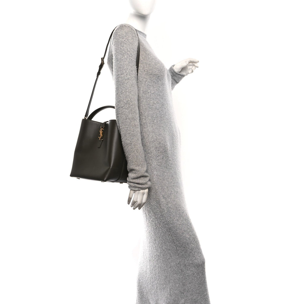 Shiny Calfskin Le 37 Bucket Bag Deep Musk