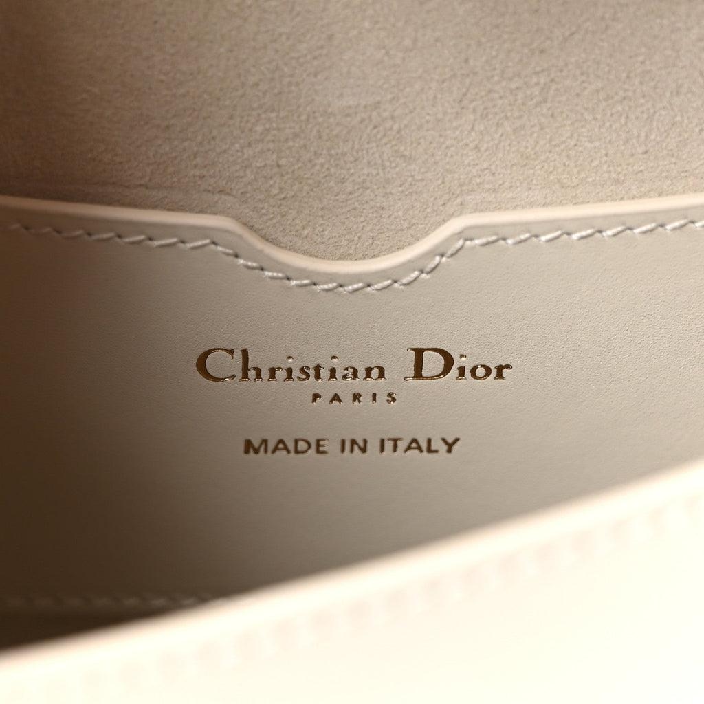 Box Calfskin Medium Bobby Flap Latte