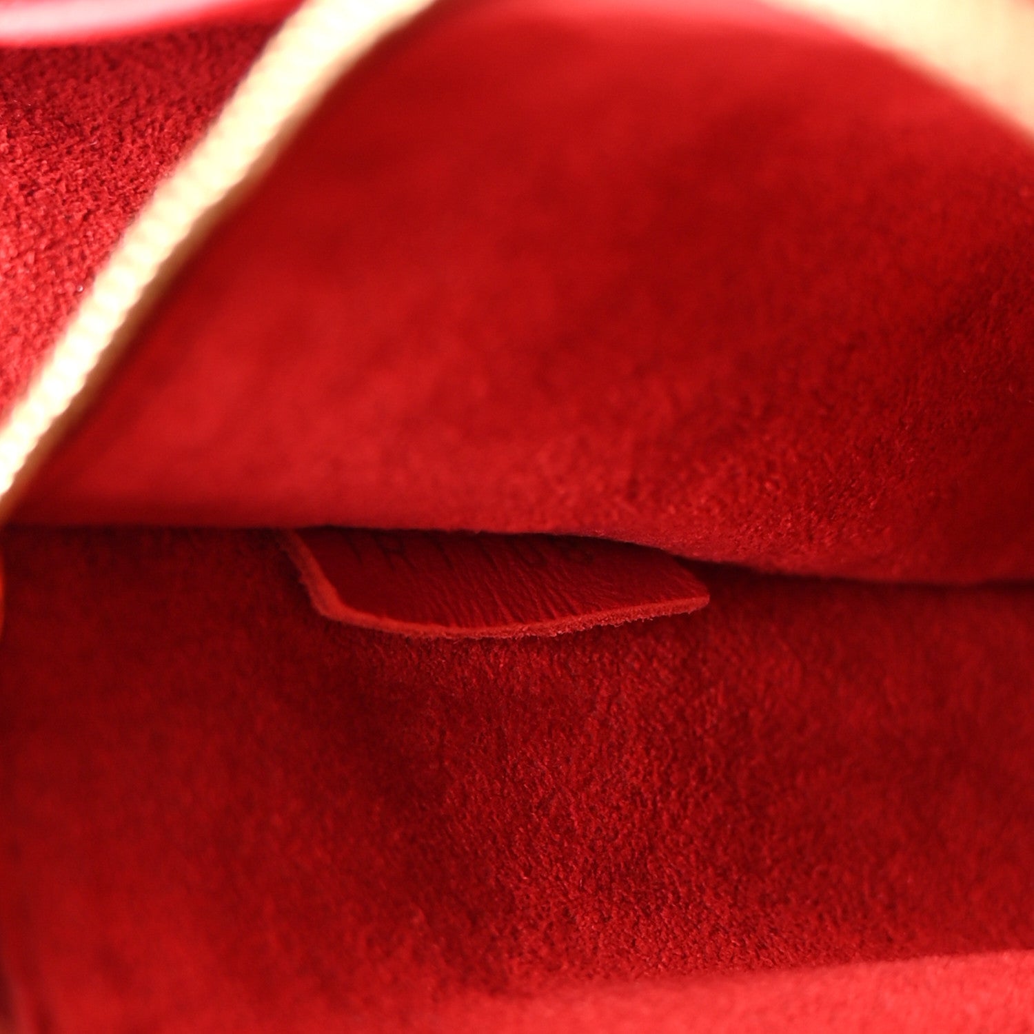 Grained Calfskin Monogram Double V Rubis