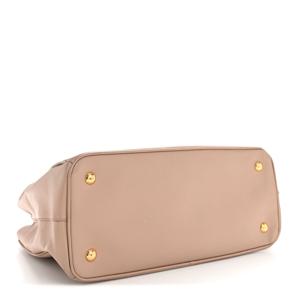 Saffiano Lux Medium Tote Cammeo
