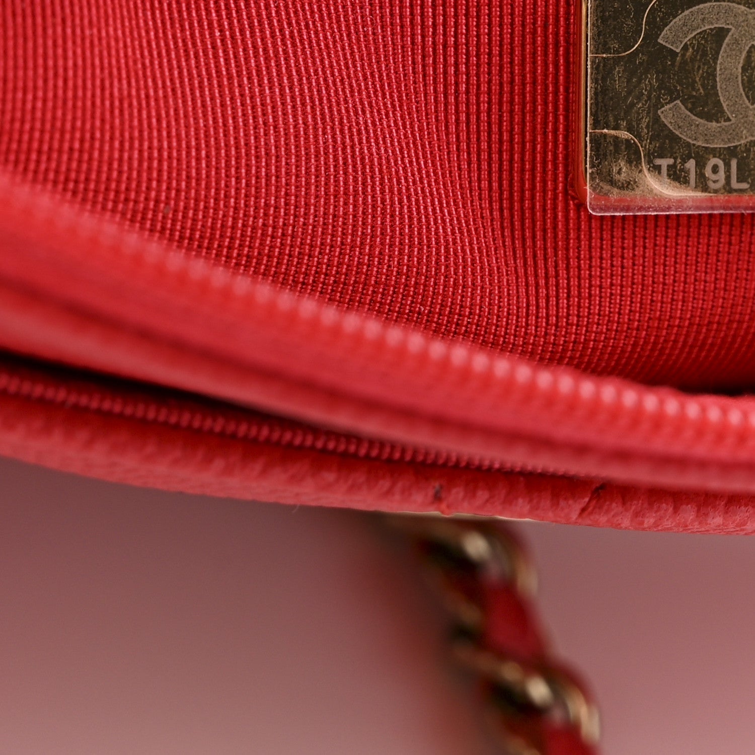 Caviar Quilted Wallet on Chain WOC Red