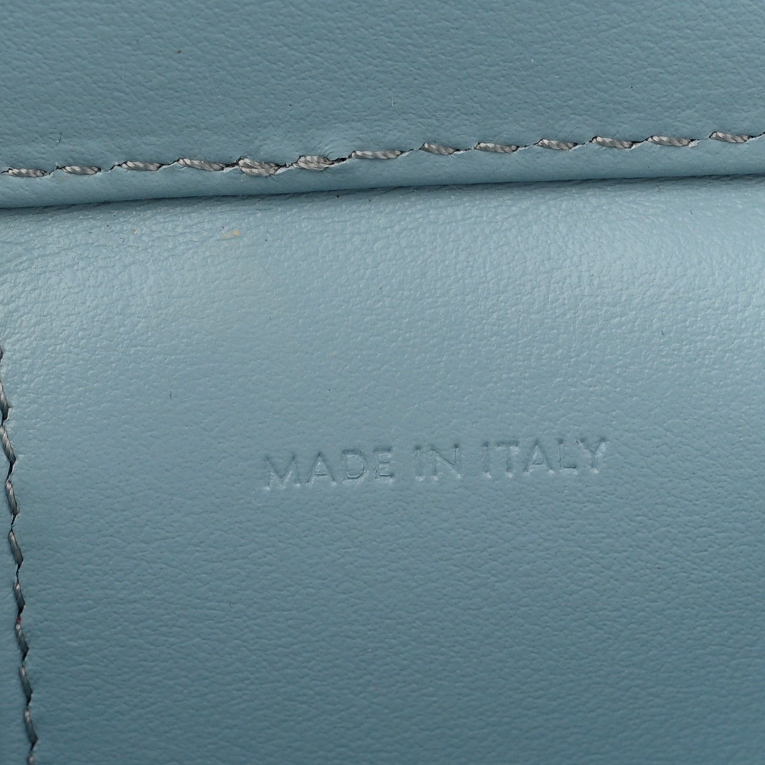 Smooth Calfskin Cuir Triomphe Mini Vanity Case California Blue