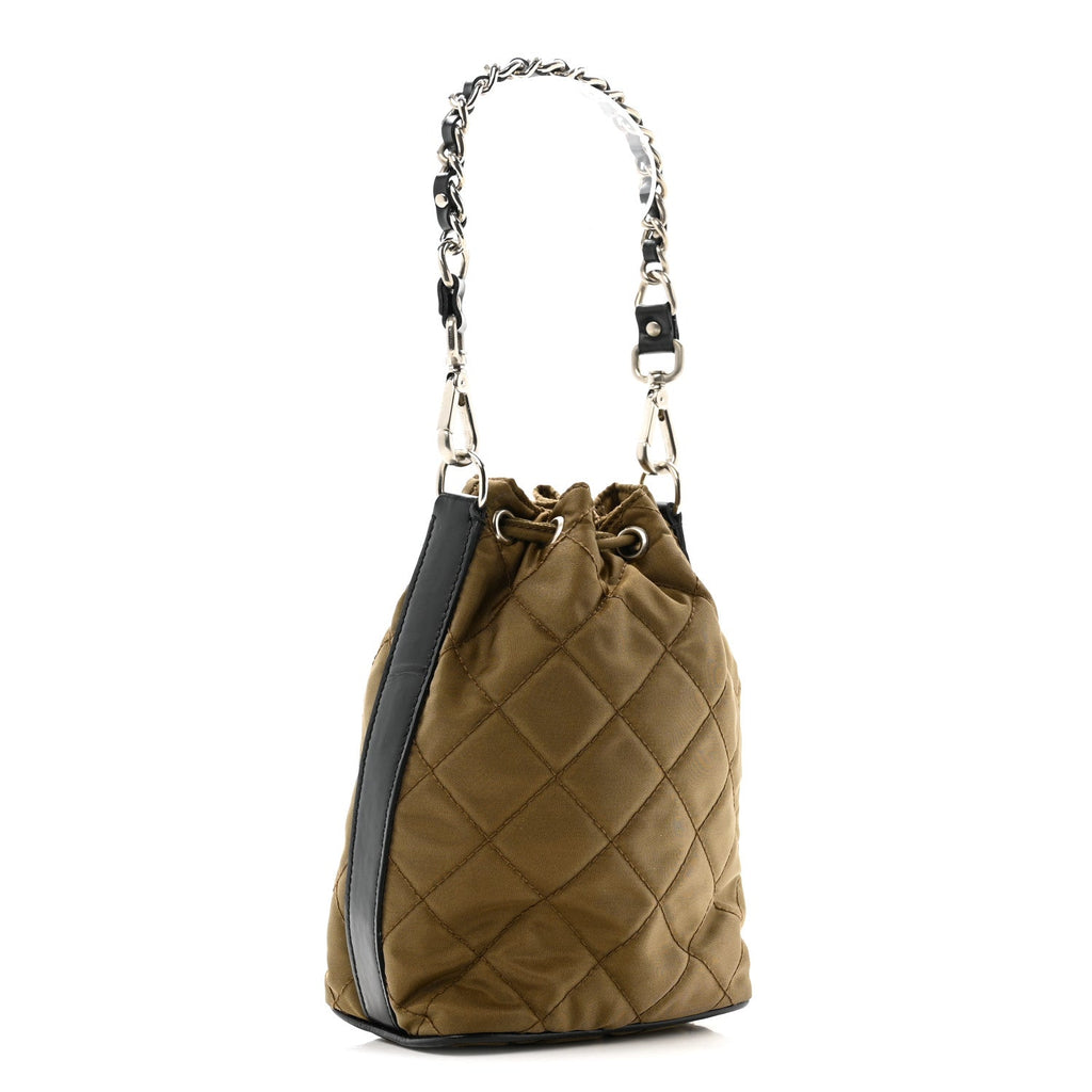 Tessuto Nylon Impunturato Quilted Soft Calf Bucket Bag Antilope Black