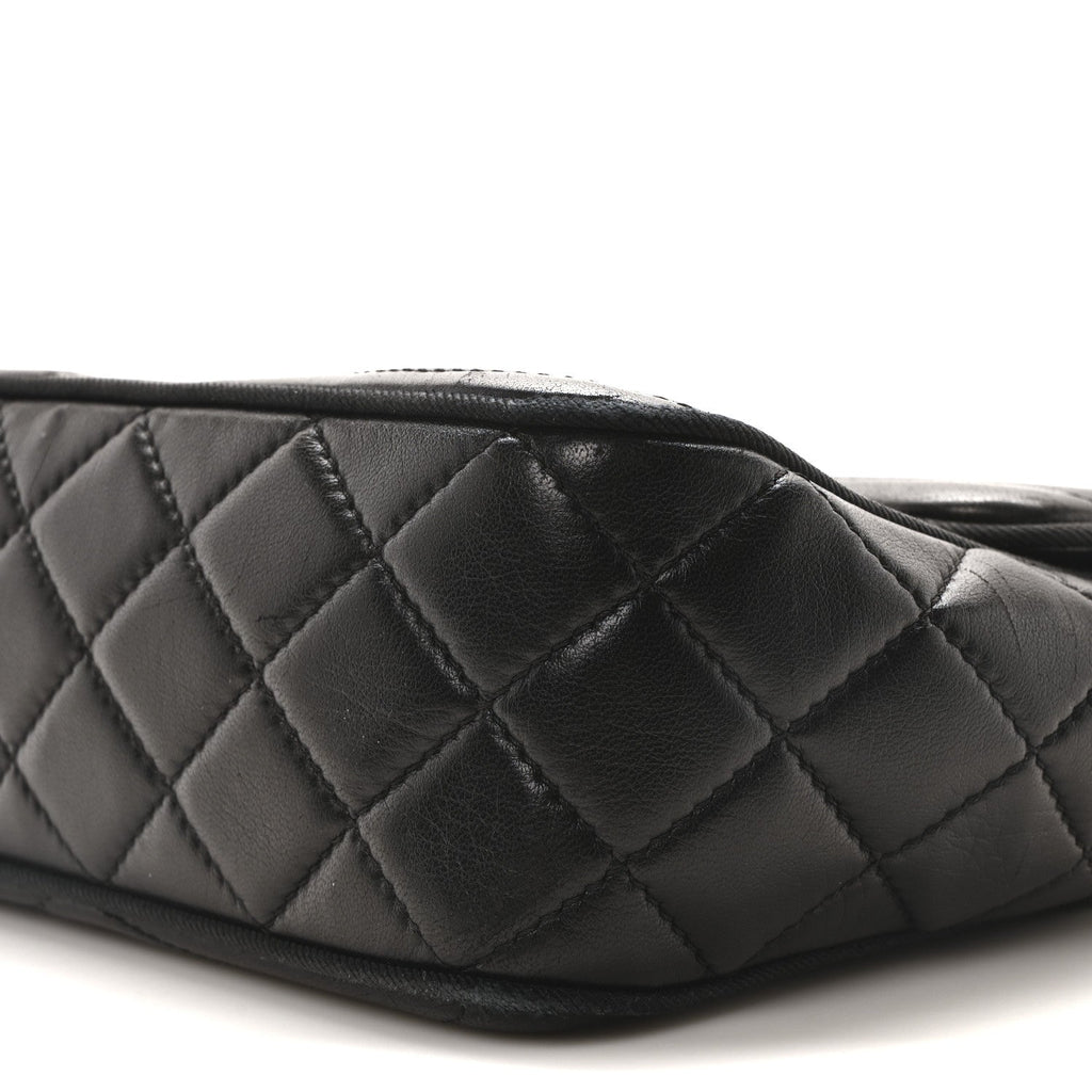 Lambskin Scallop Quilted Medium Pagoda Flap Black