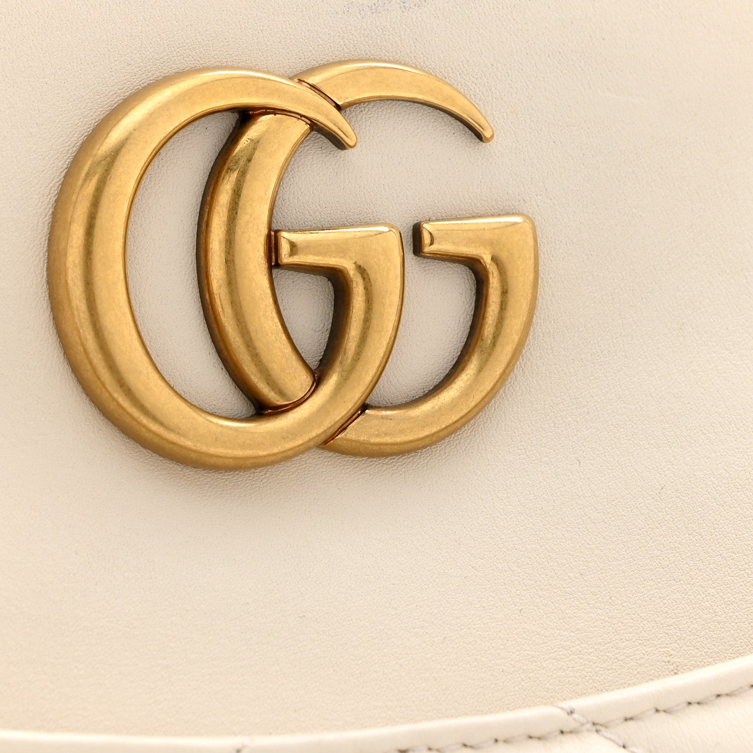 Calfskin Matelasse Medium GG Marmont Open Top Shoulder Bag White