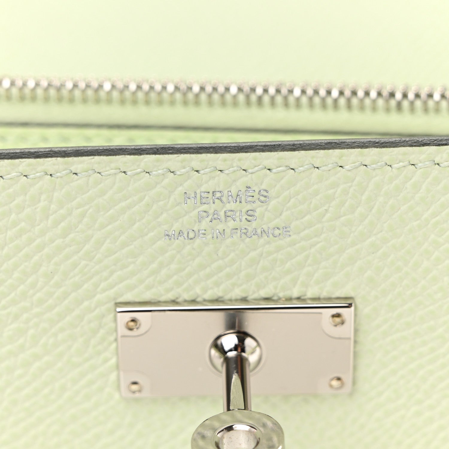 Epsom Kelly Wallet To Go Vert Fizz