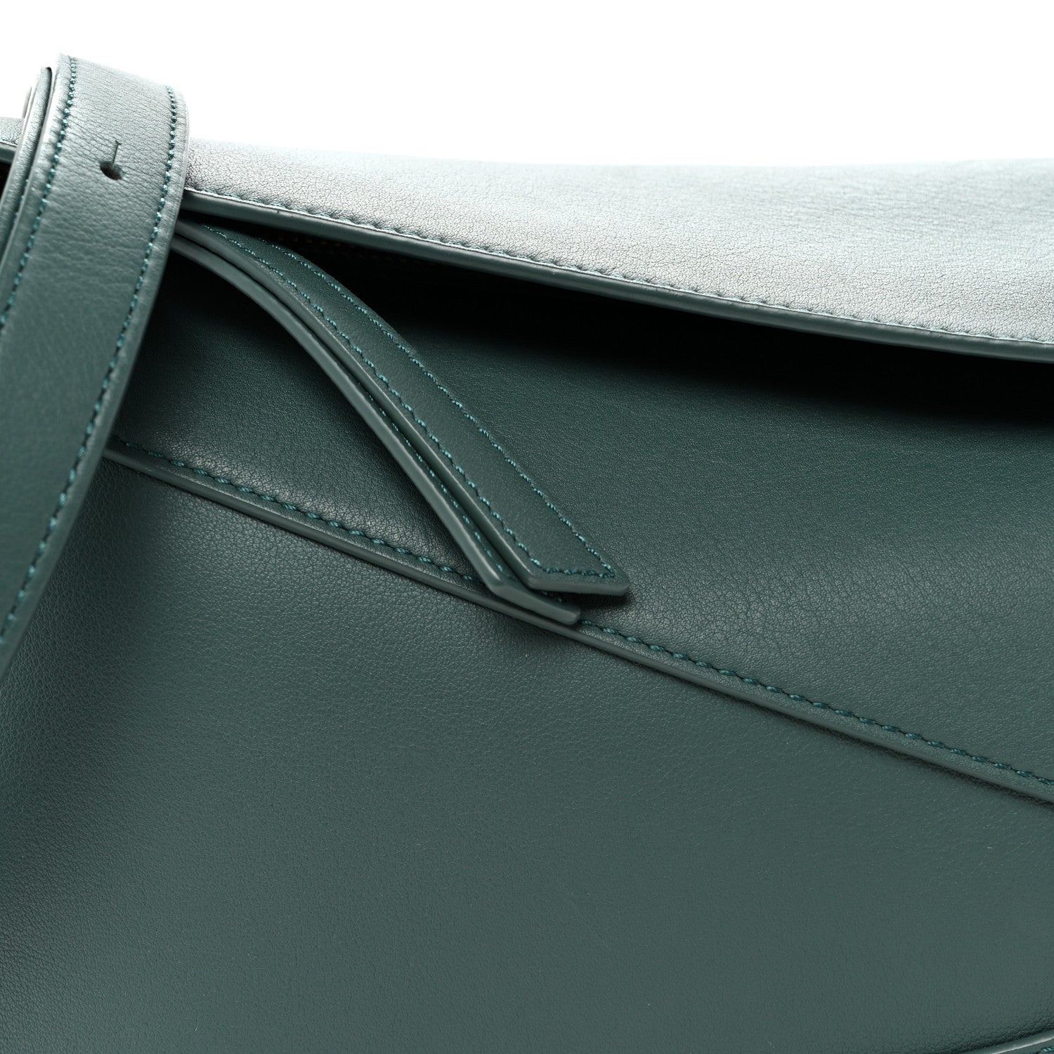 Calfskin Small Puzzle Edge Bag Bottle Green