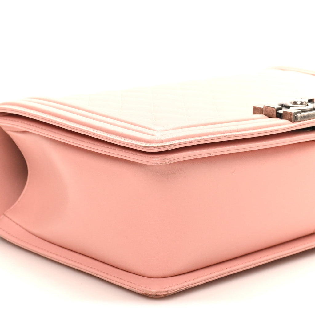 Lambskin Quilted New Medium Boy Flap Light Pink