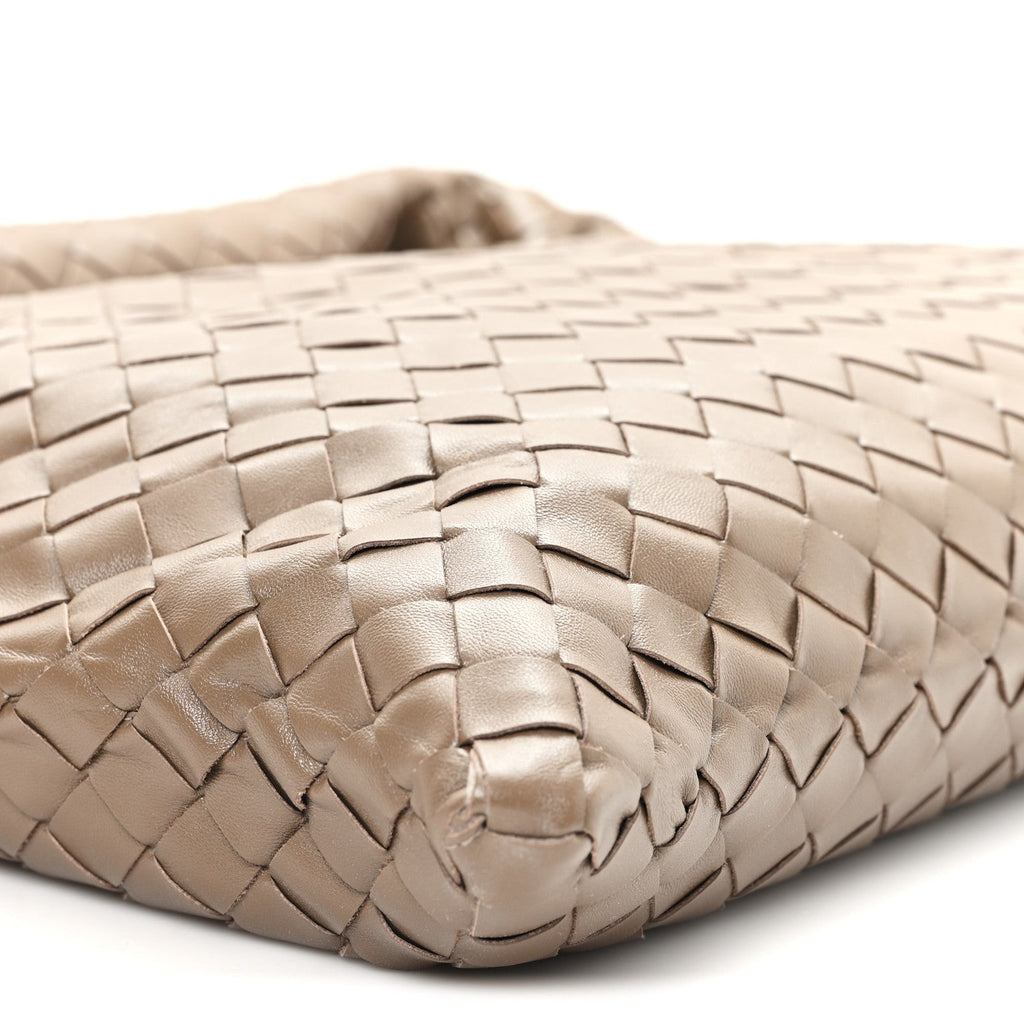 Calfskin Intrecciato Small Hop Pinecone