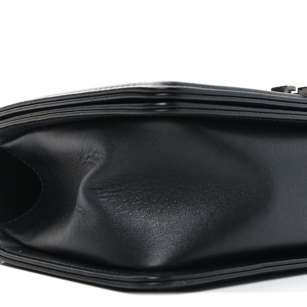 Calfskin Woven Medium Boy Flap Black White