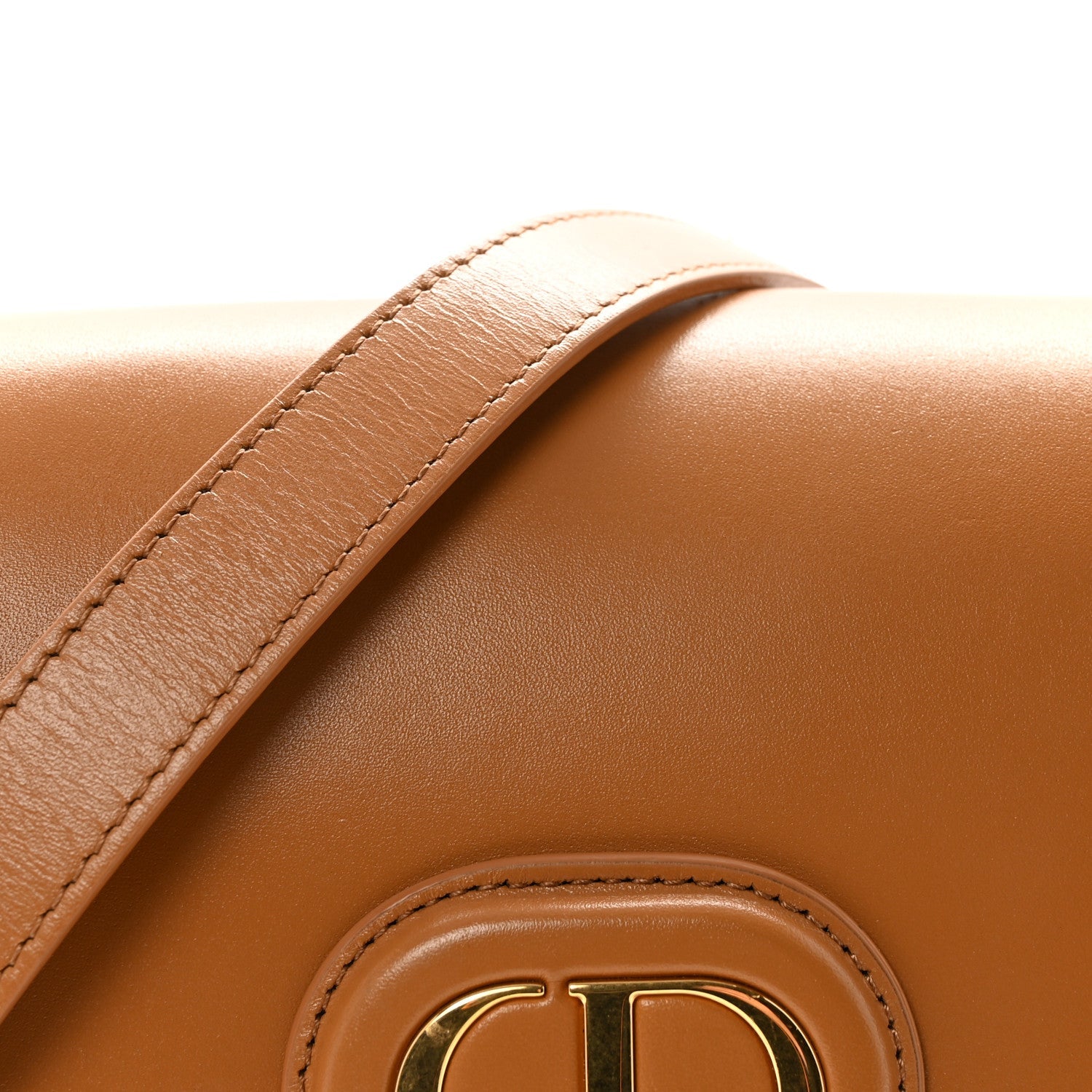 Box Calfskin Medium Bobby Flap Camel
