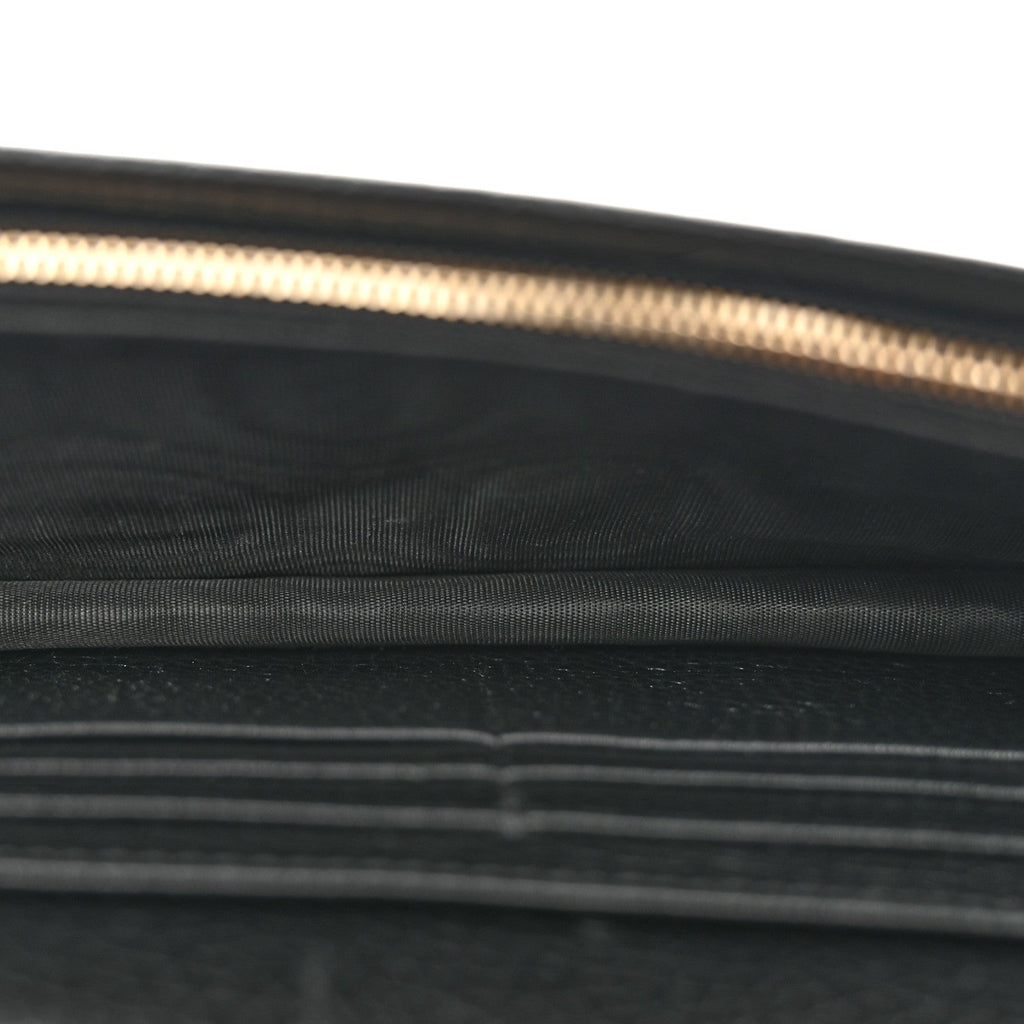 Pebbled Calfskin Soho Wallet On Chain Black