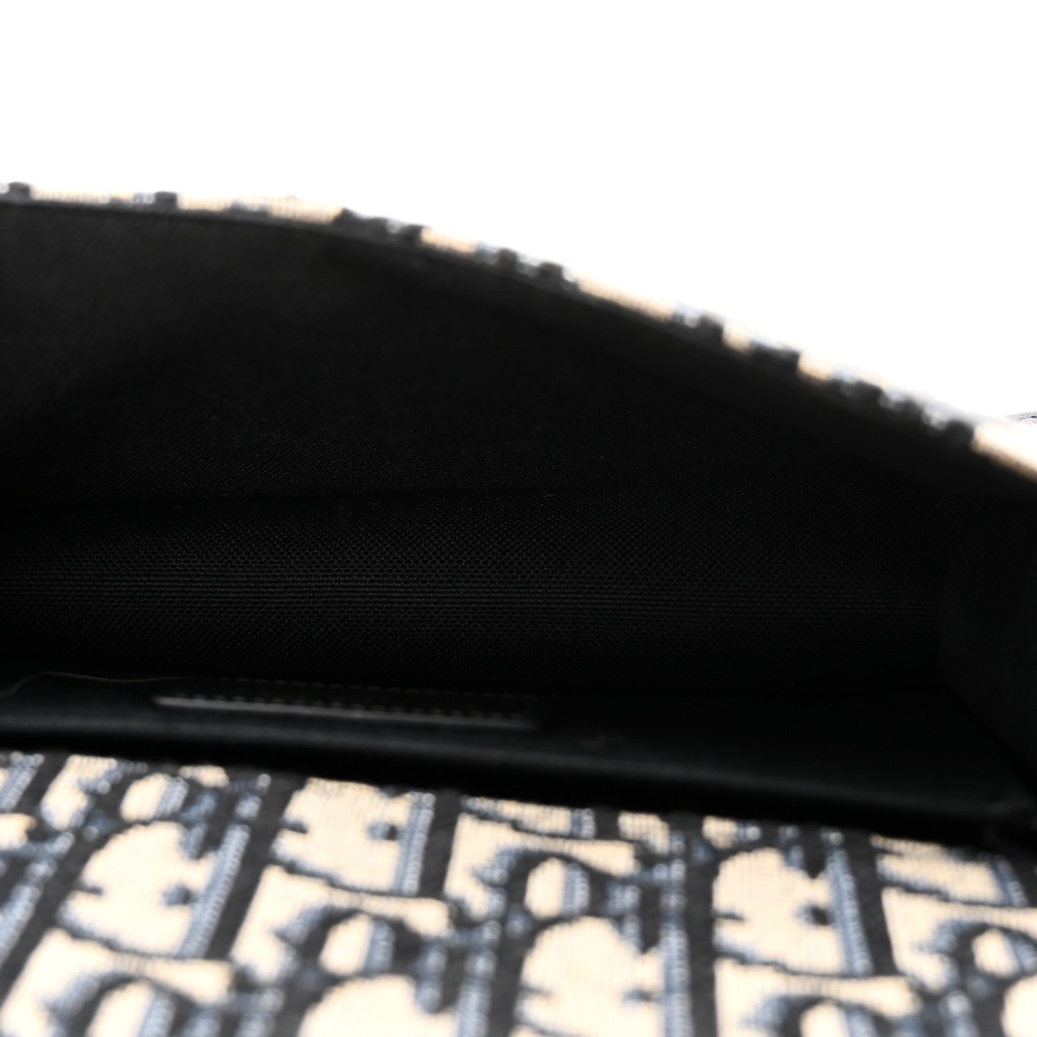 Oblique 30 Montaigne East West Chain Flap Bag Blue