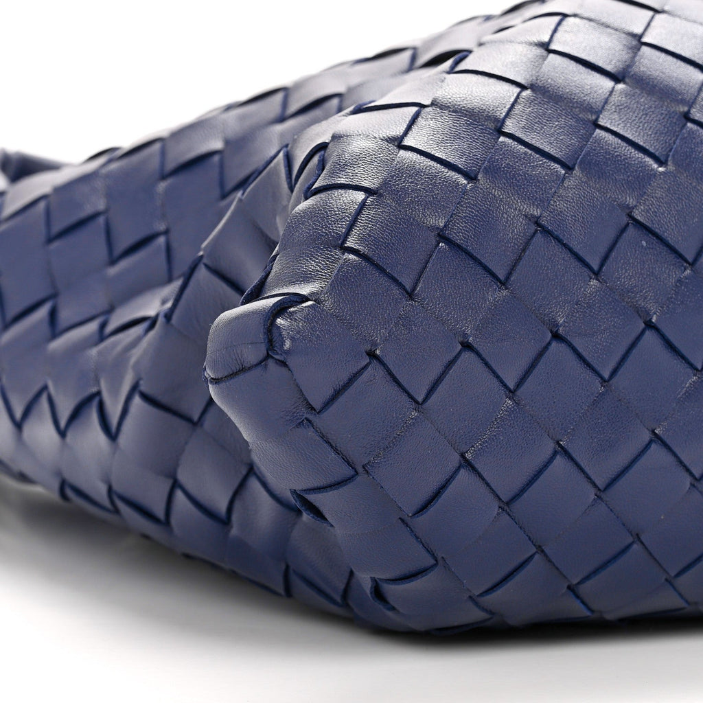 Calfskin Intrecciato Small Hop Duke