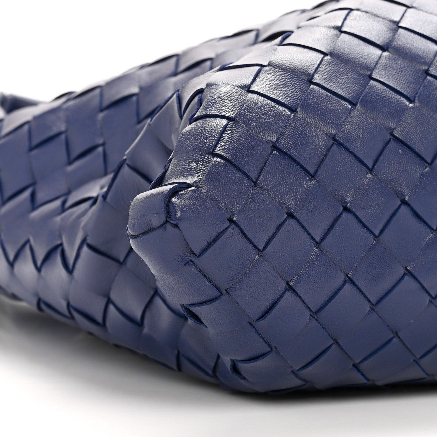 Calfskin Intrecciato Small Hop Duke