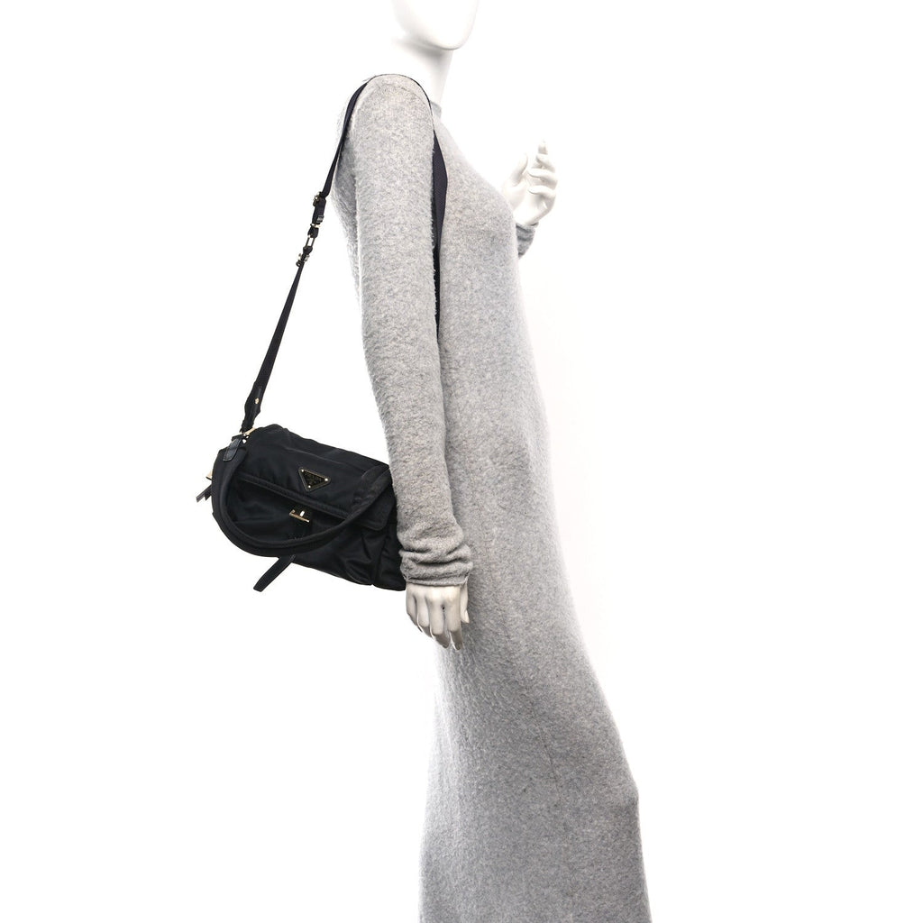 Re-Nylon Medium Explore Shoulder Bag Black