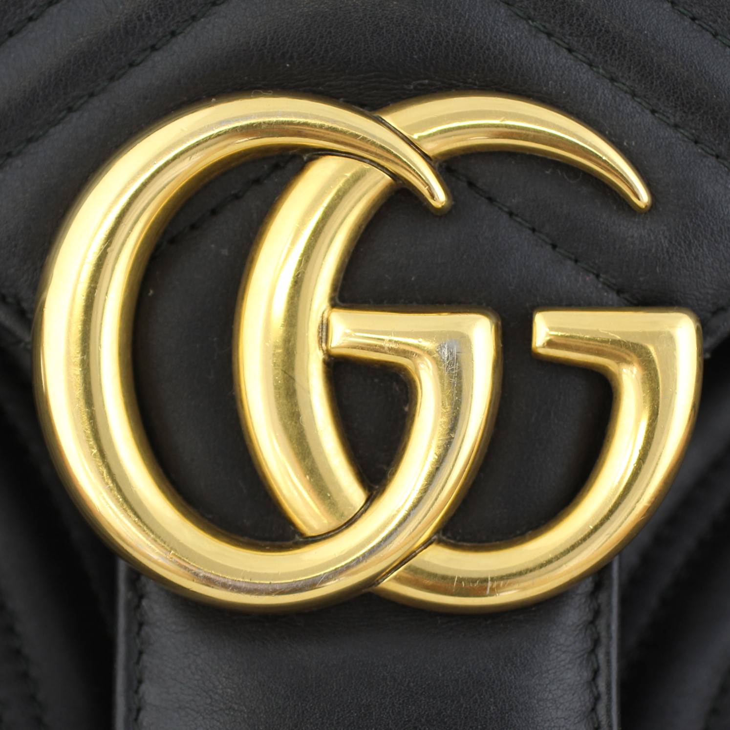 Gucci GG Marmont Medium Shoulder Bag
