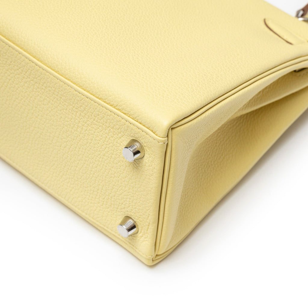 Hermès Kelly 25 Retourne Togo Jaune Poussin Palladium Hardware