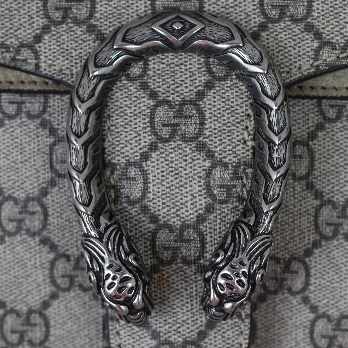Gucci Dionysus GG Supreme Medium Shoulder Bag