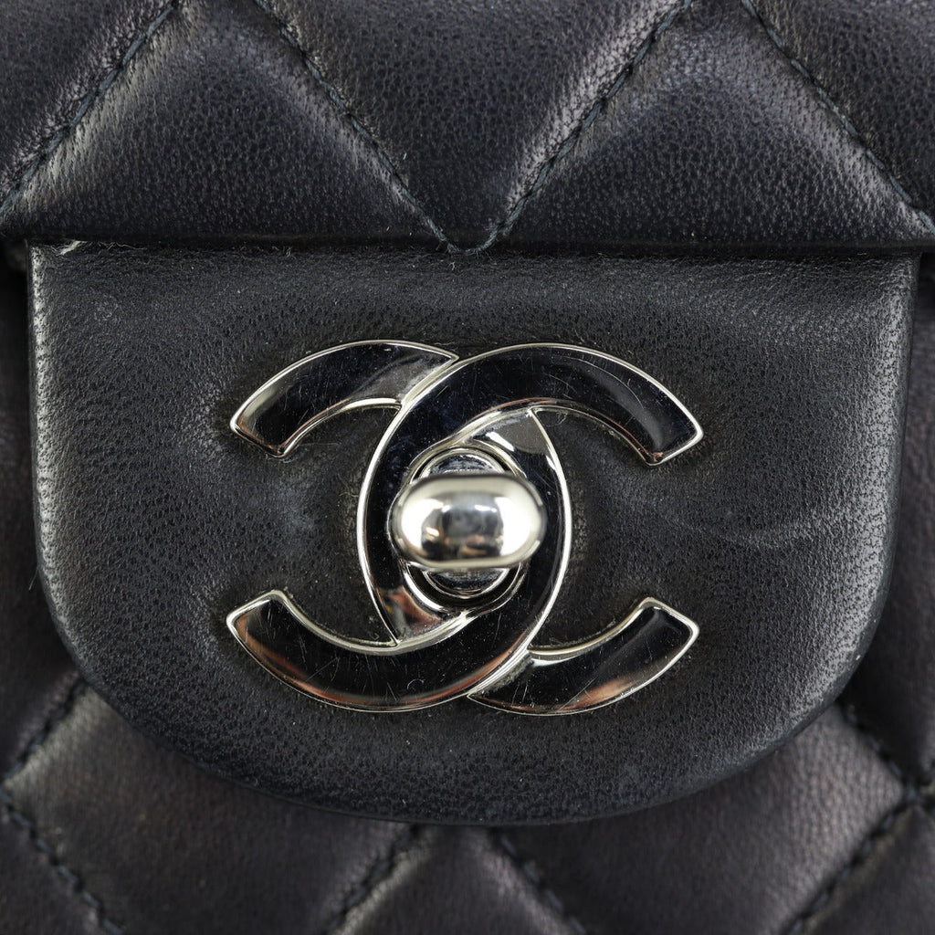 Chanel Classic Double Flap Medium | 7 Series