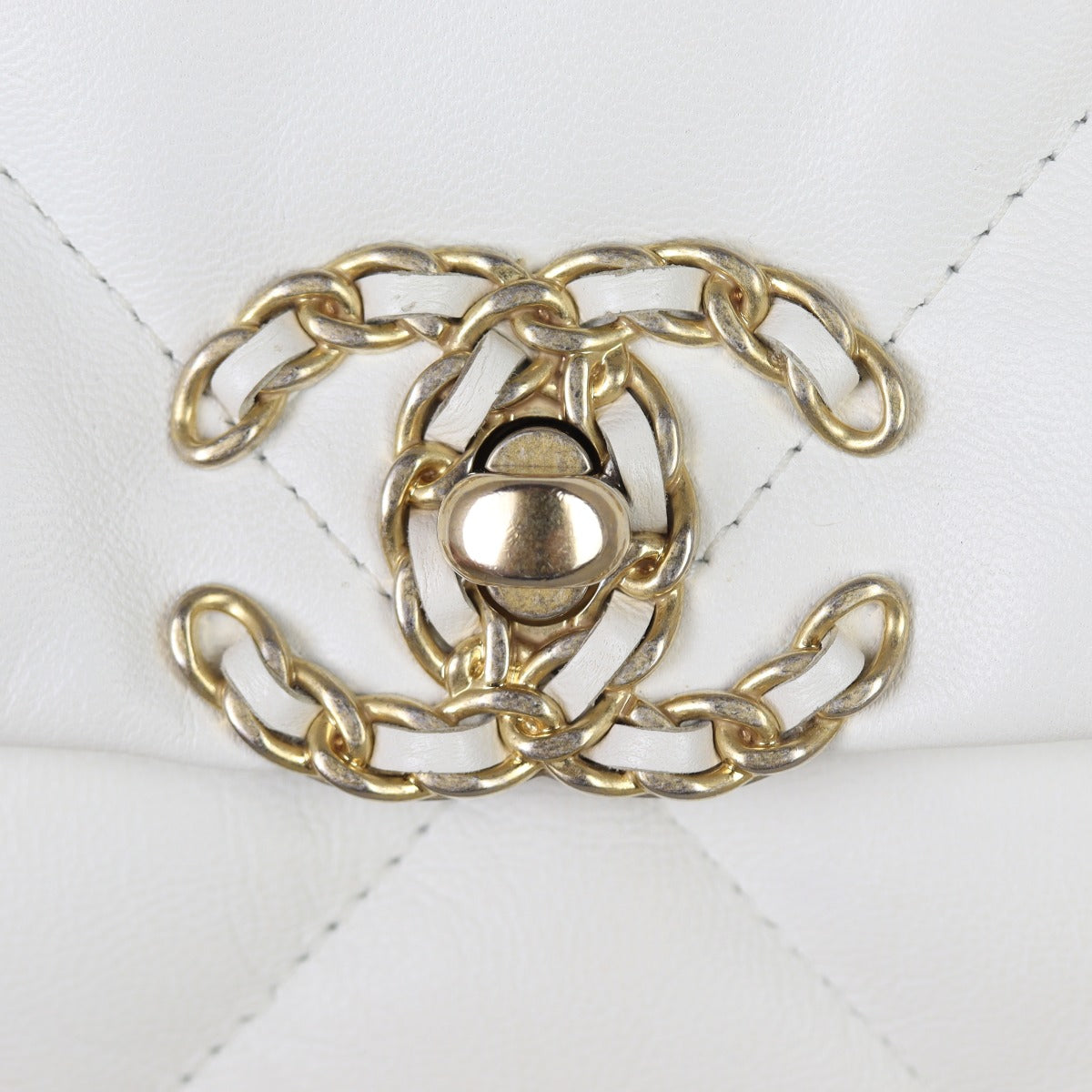 Chanel 19 Flap Bag Medium | White