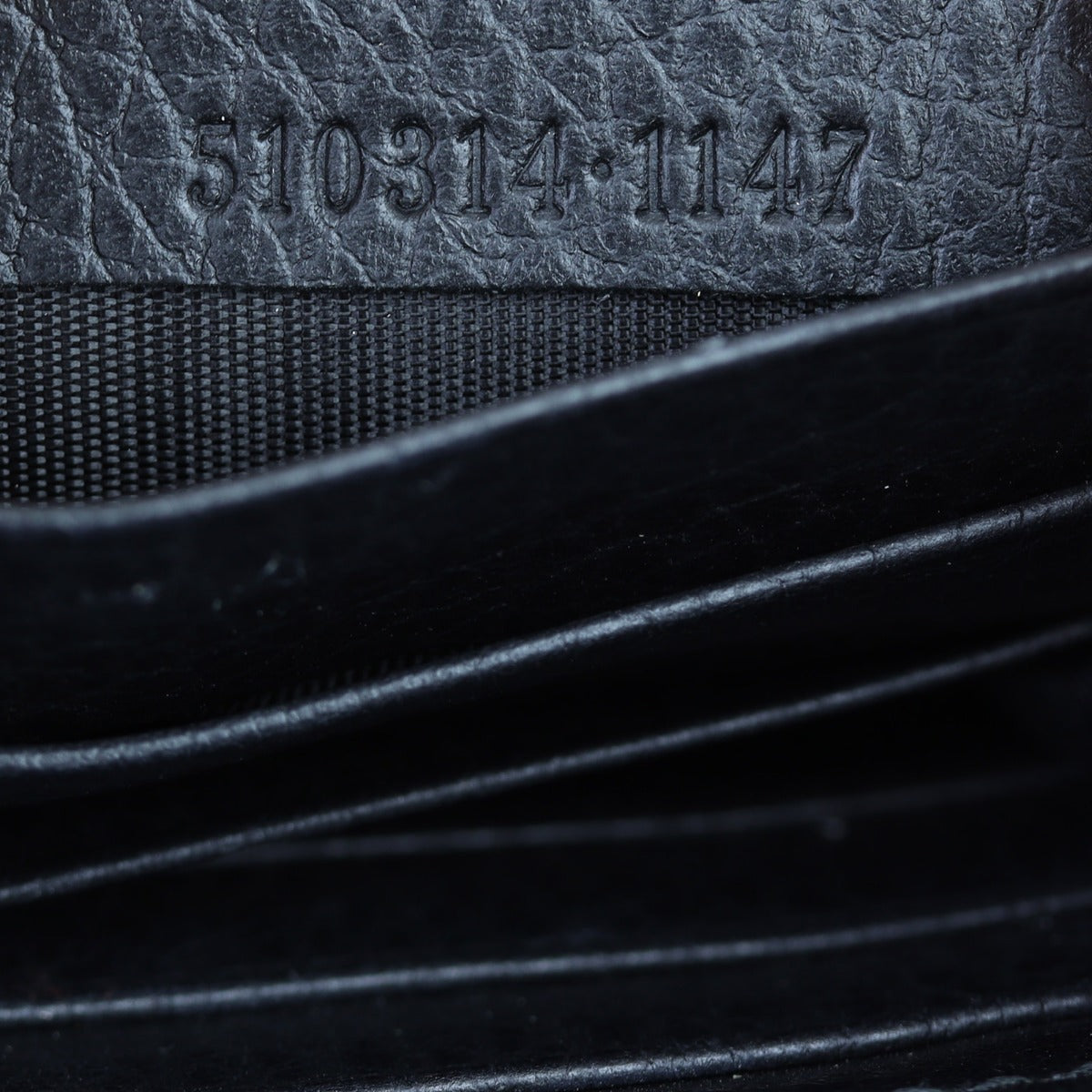 Gucci Interlocking G Wallet on Chain