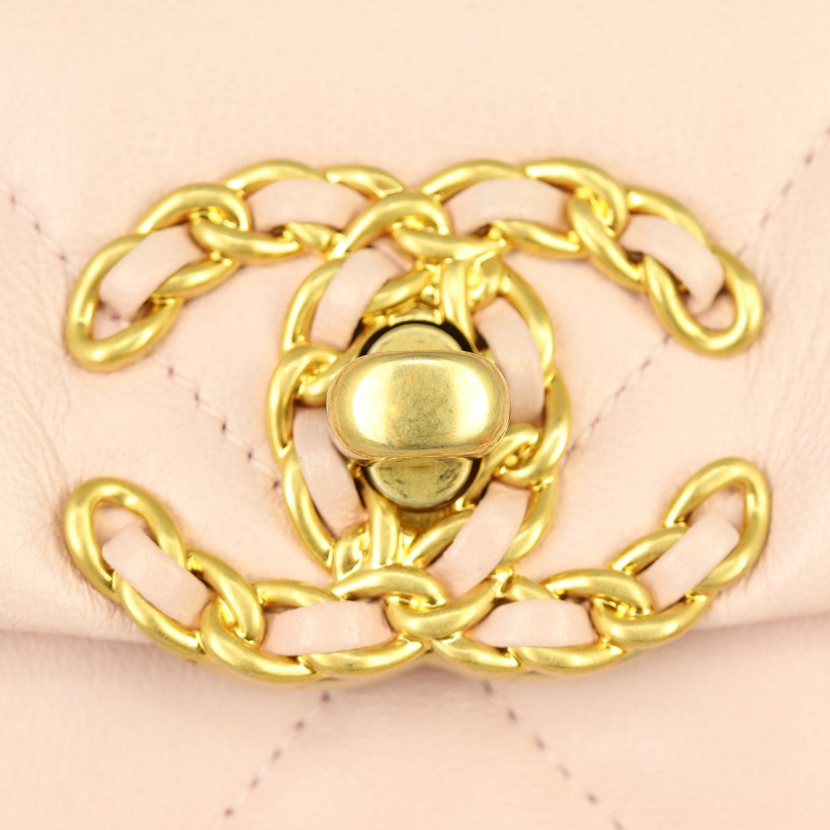 Chanel 19 Flap Bag Medium | Pale Pink