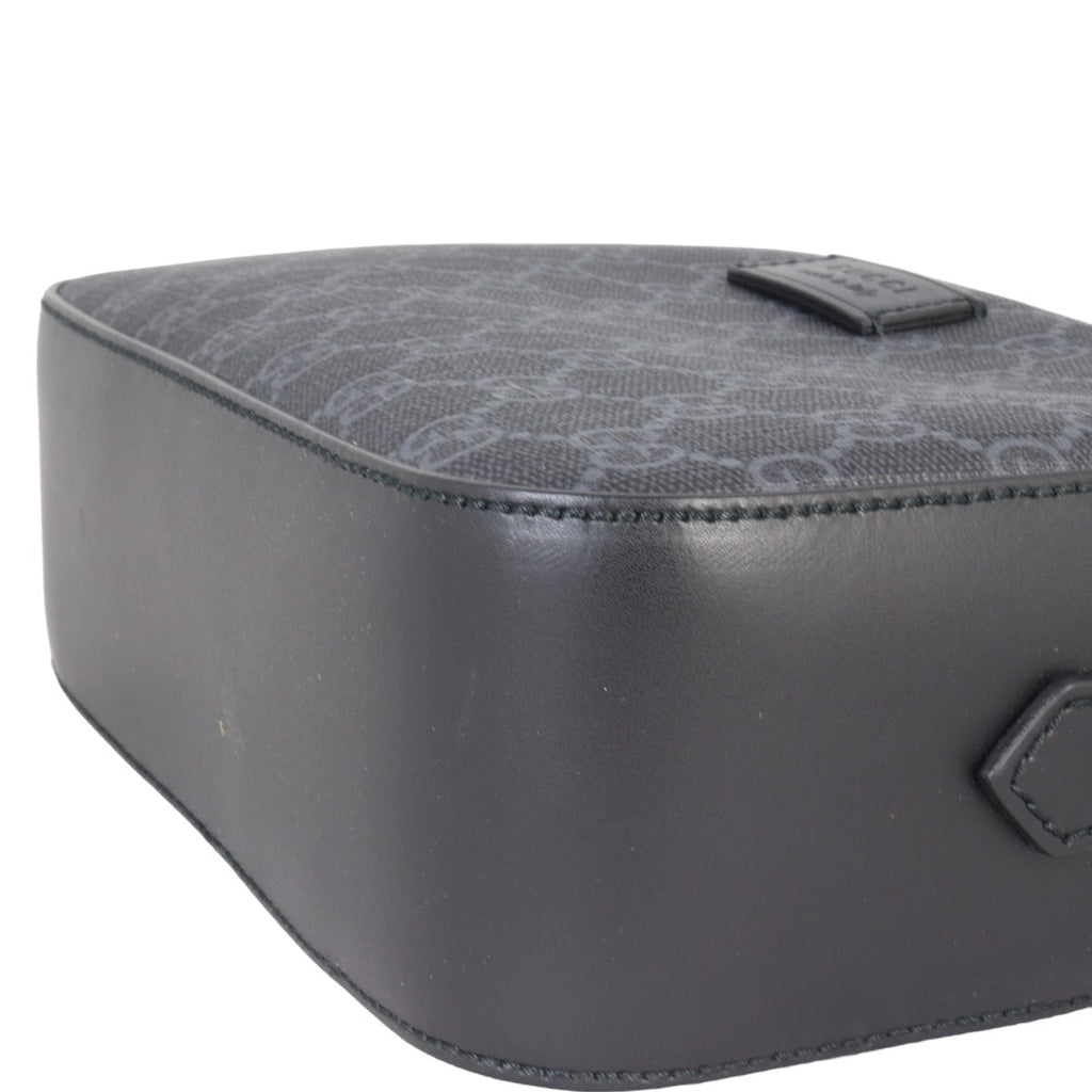 Gucci GG Supreme Camera Bag