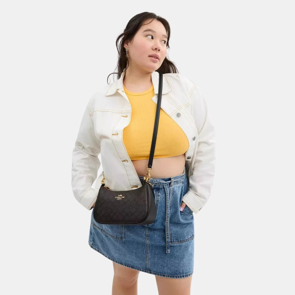 Coach Teri Shoulder Bag In Signature Canvas