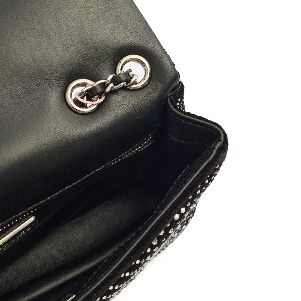 Chanel Shoulder Bag Flap Bag in Black, Velvet
