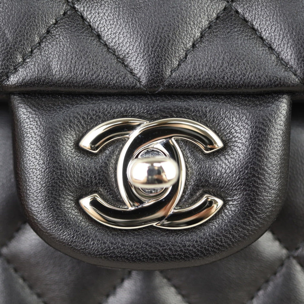 Chanel Classic Double Flap Medium | 20 Series