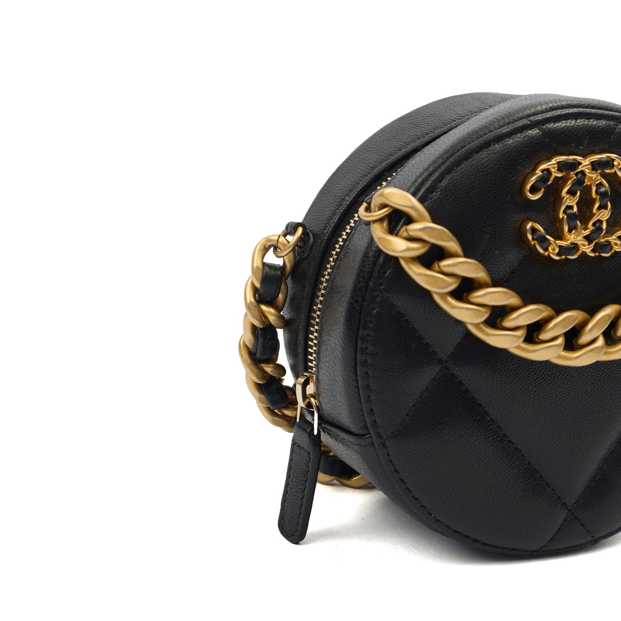 Chanel Cross Body Chain Around - Clutch in Black, Lambskin Leather